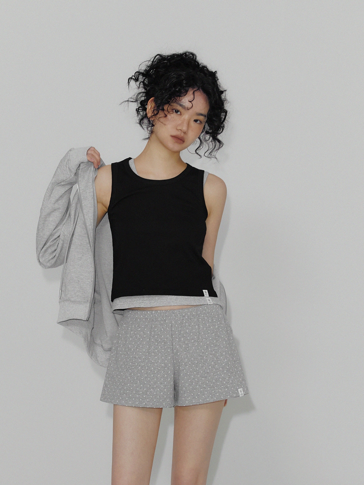 [TWEE] Endel Micro-Shorts mit Punktmuster und Bund