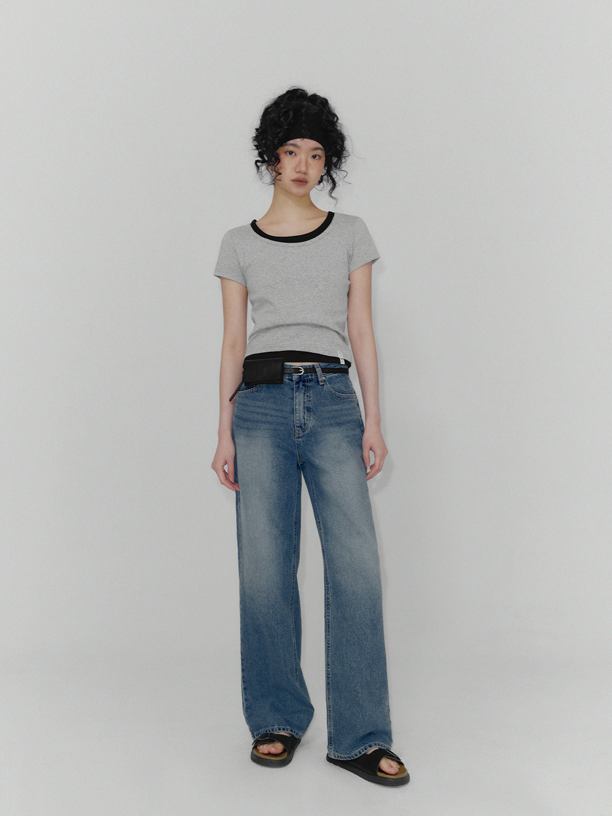 [TWEE:B] Elit Basic U-Neck Crop Tee