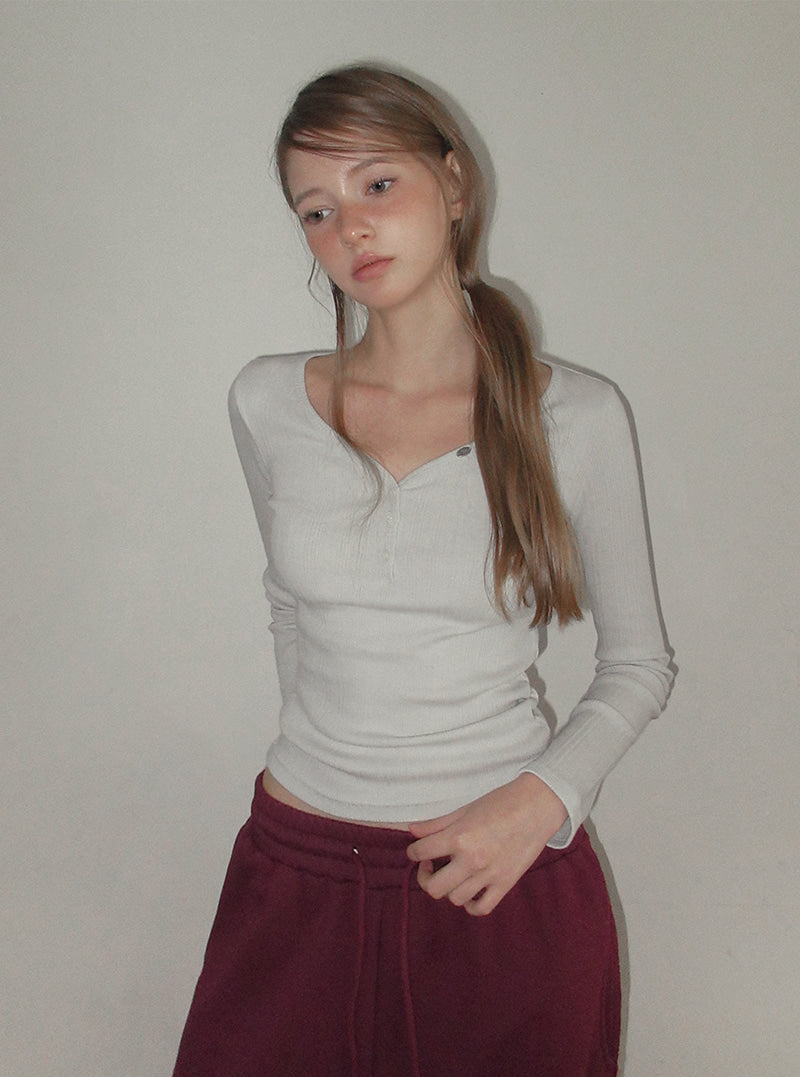 TWEE Enti button V-neck ribbed long sleeve T-shirt | Product styling view 4