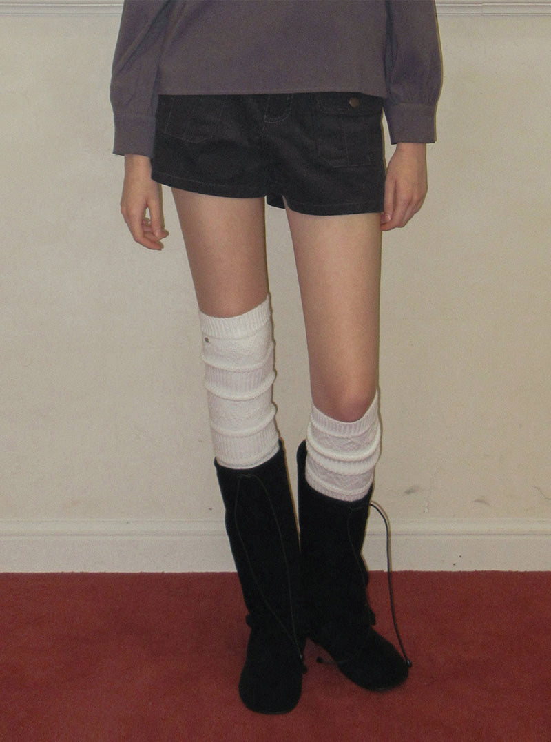 TWEE Nutt big pocket corduroy shorts | Product styling view 13