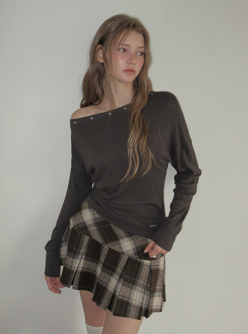 TWEE Leso eyelet shirring loose-fit long sleeve T-shirt | Product styling view 3