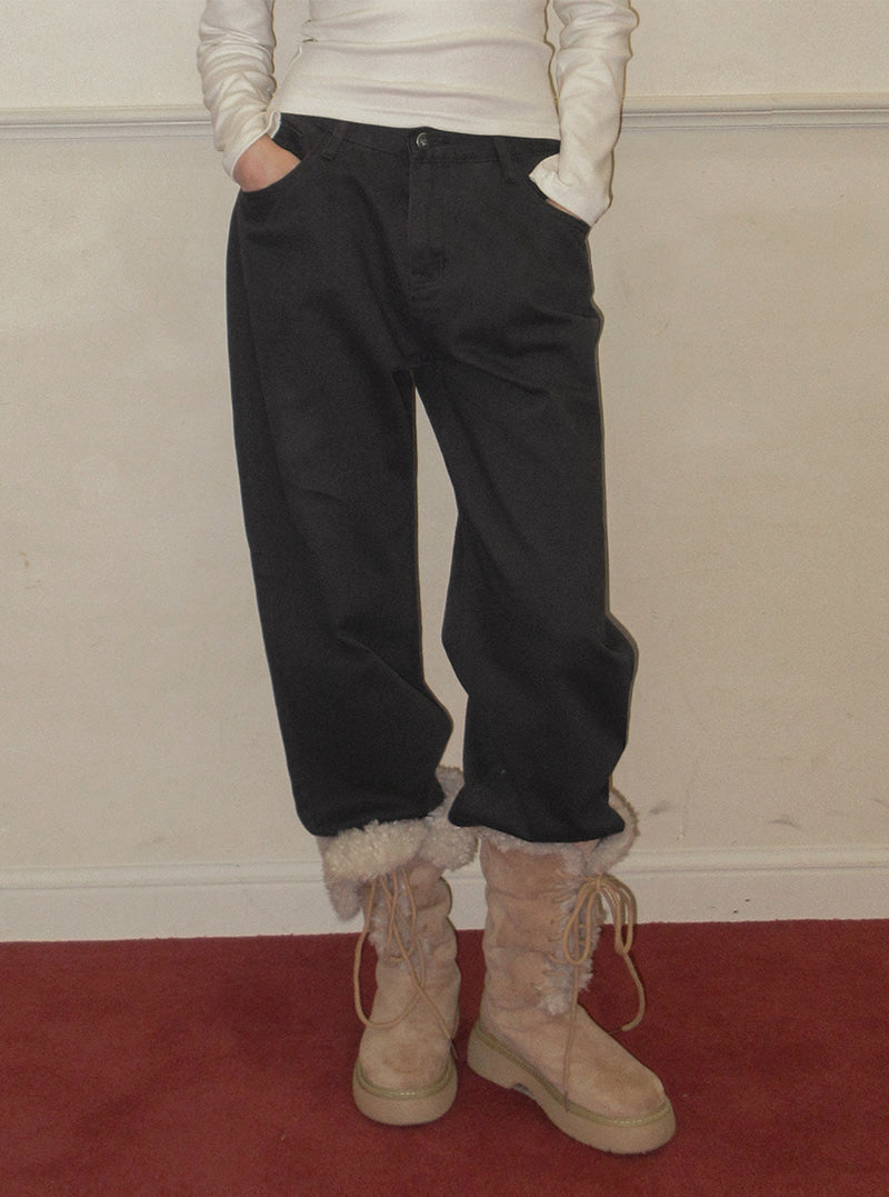 TWEE Pellit basic semi-wide long pants | Product styling view 3