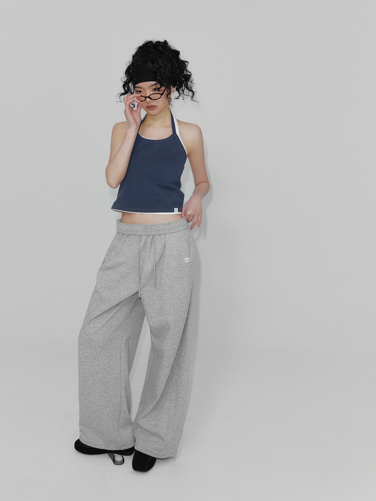 [TWEE:B] Moru Basic Halter-Neck Crop Sleeveless